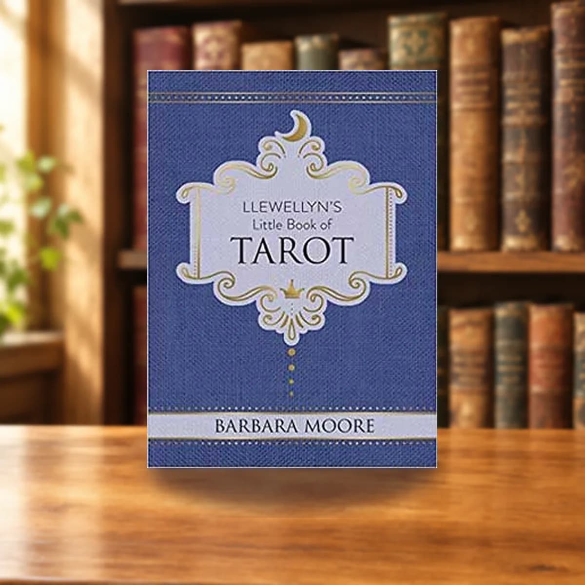 Llewellyn's little book Tarot (hc) by Barbara Moore