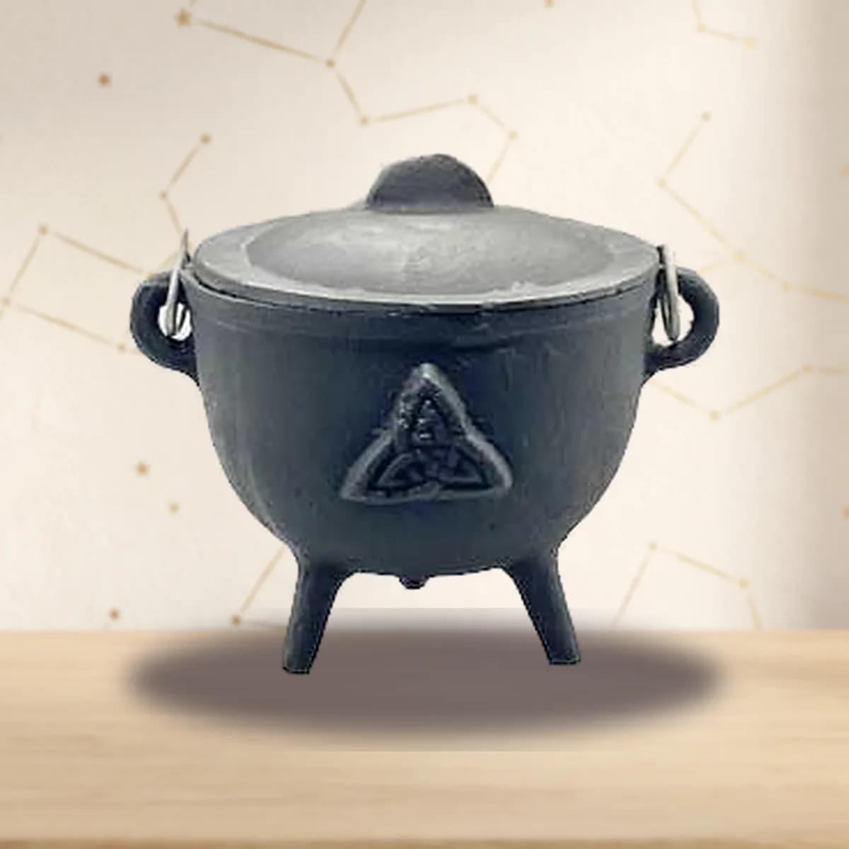 4.5" Triquetra cast iron cauldron w/ lid