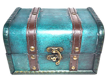 4 1/2" x 6 1/4" x 3 3/4" Green antique wood box